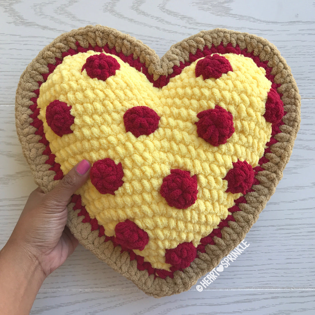 Pizza themed heart pillow mod